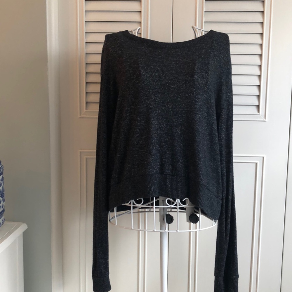 A back crop top sweater